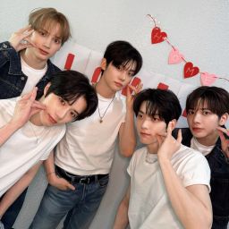 TXT The Star Chapter: TOGETHER POP-UP Thumbnail