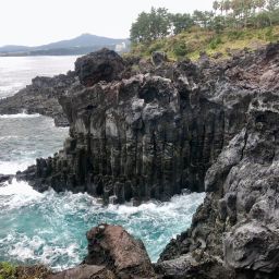 中文大浦柱状節理帯：済州島が誇る神秘的な溶岩の芸術 | NOL World