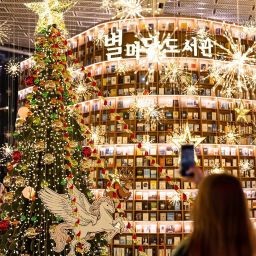 2025 ピョルマダン図書館 クリスマス 🎄 Thumbnail