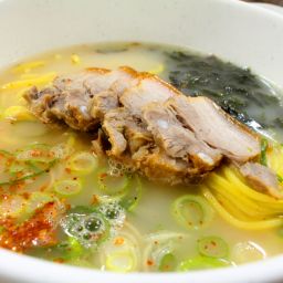 济州代表乡土美食，猪猪肉面条条店