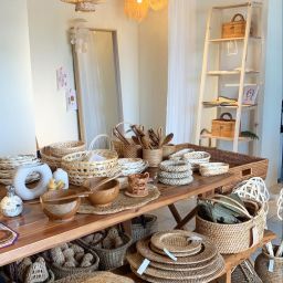 Aloha Jeju: Vintage Fashion & Souvenirs | NOL World