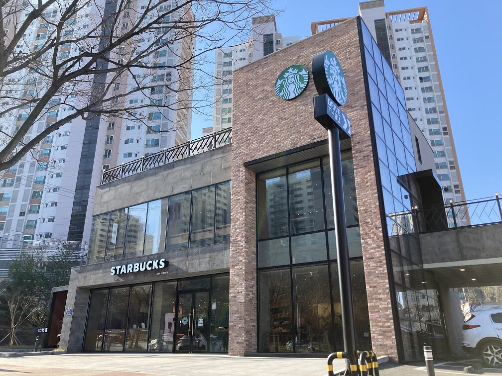광주 용두DT점 건물 전경, 폐점한 지산유원지입구점과 별개 지점