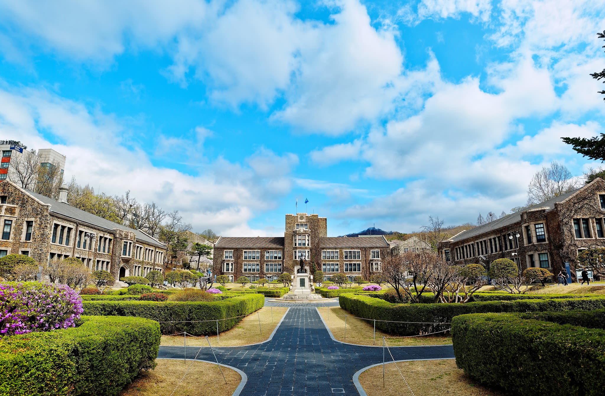 연세대 학번 이메일 개인정보 유출 주의 연세대학교 본관 전경
