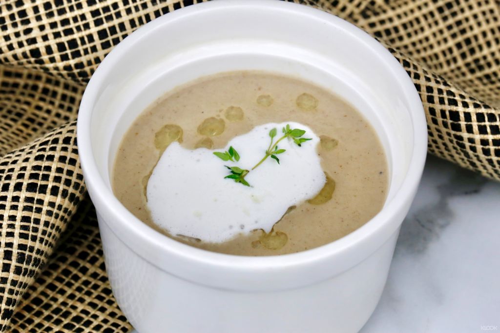 트러플 수프 향을 맡아보세요.