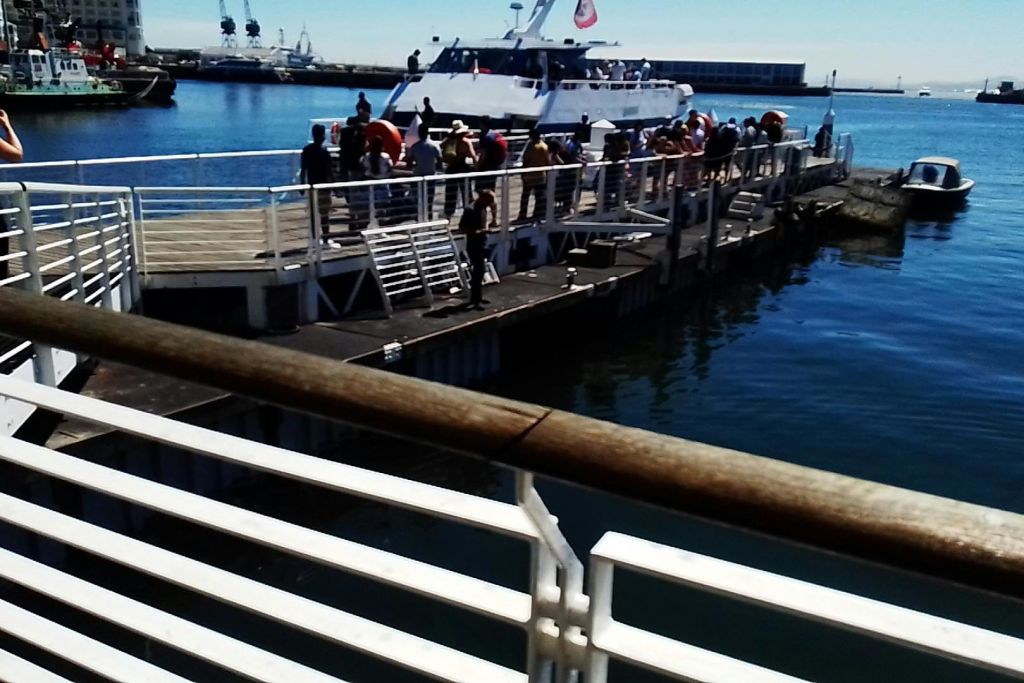 로벤 섬으로 가는 넬슨 만델라 관문.