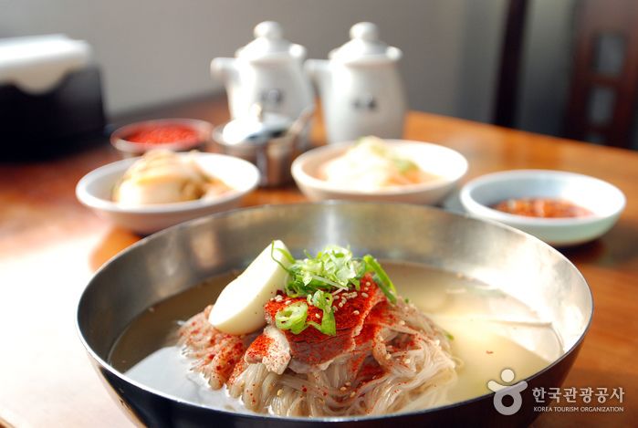 筆洞麺屋