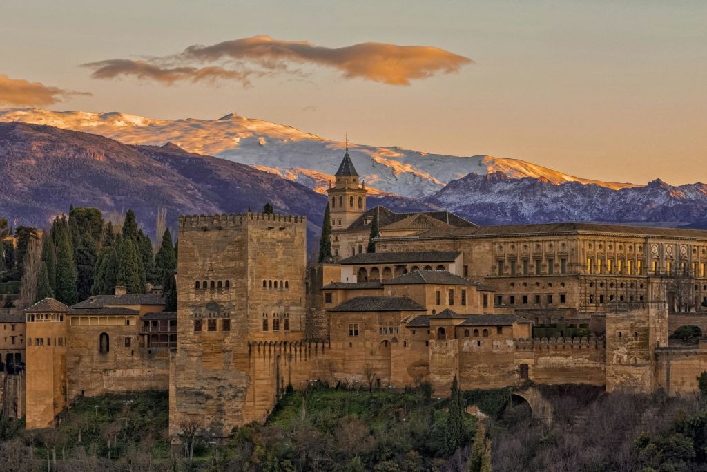 일몰에 즐기는 알함브라 투어