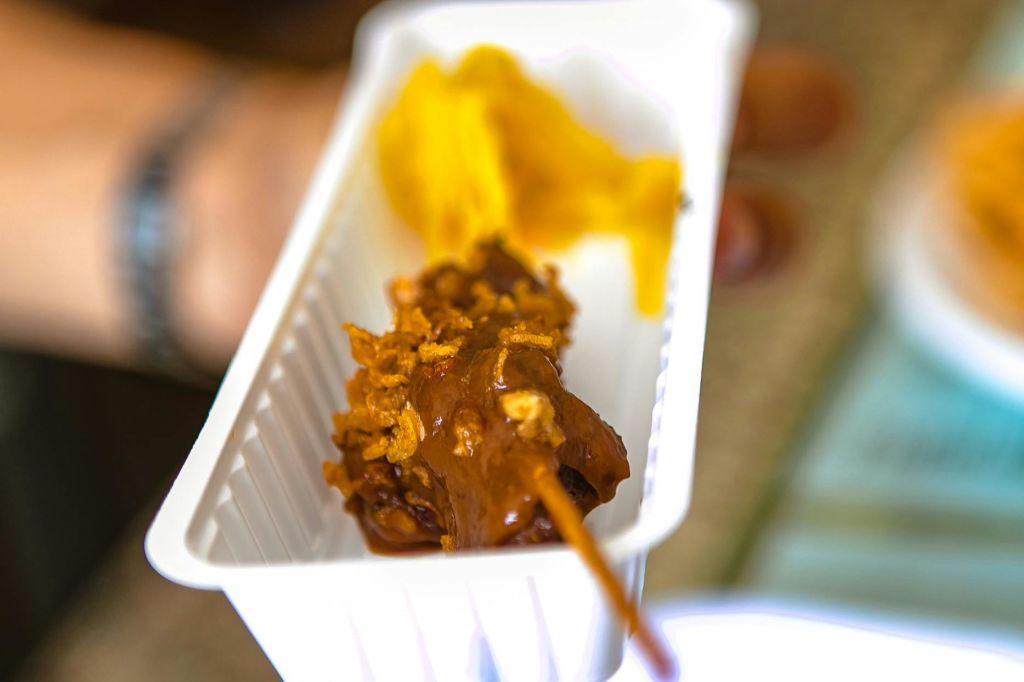 암스테르담의 독특한 요리 전통의 진수를 맛보세요.