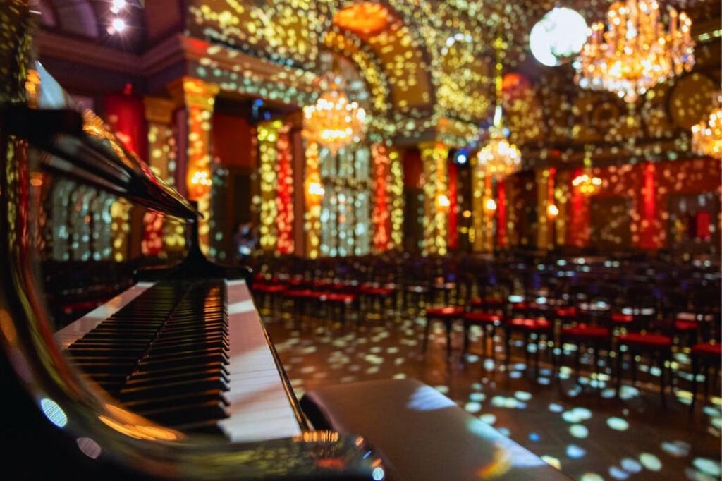 스트라우스의 집에서 즐기는 라이브 콘서트