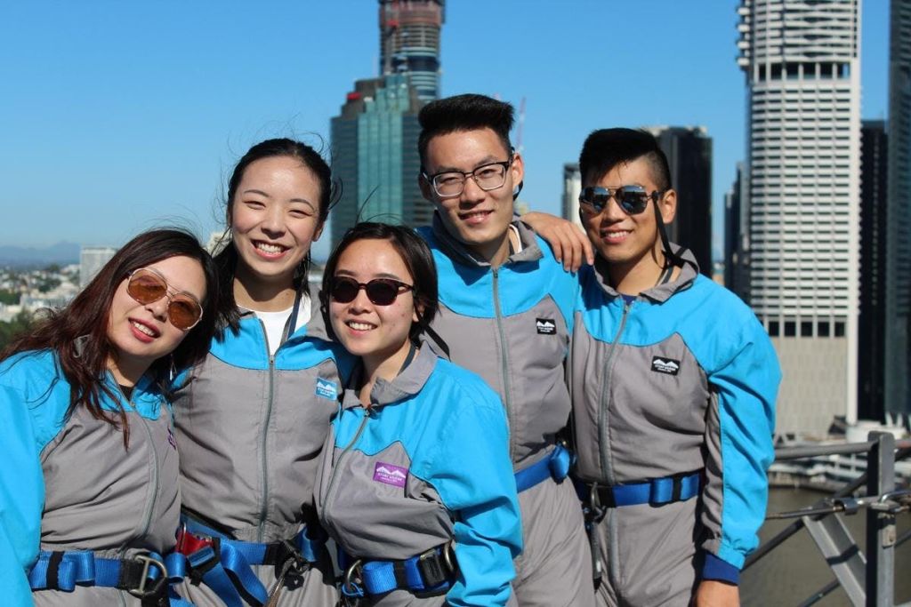 스토리 브리지 등반