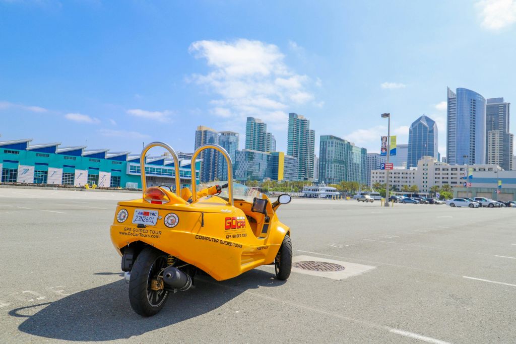 주차하고 도시를 탐험하세요.