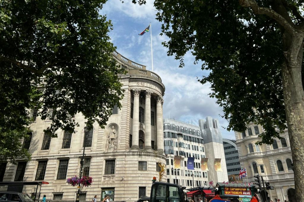 Gringotts Wizarding Bank 외관_남아프리카공화국 고등위원회