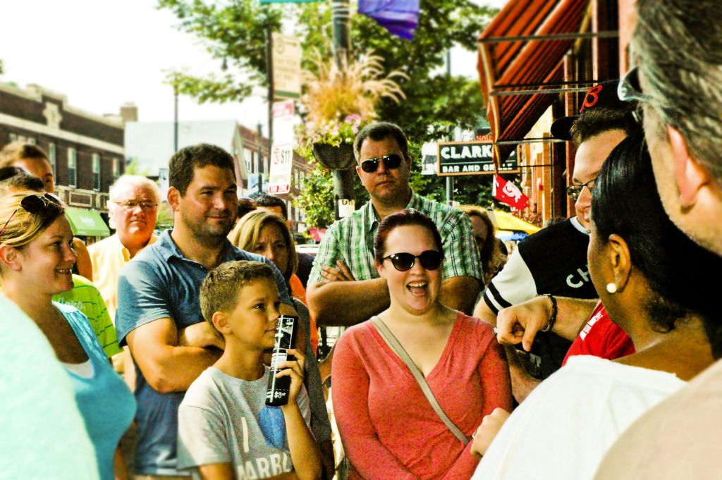 시카고 범죄 투어에서 시카고의 범죄자, 몹스터, 갱스터의 역사를 파헤치세요