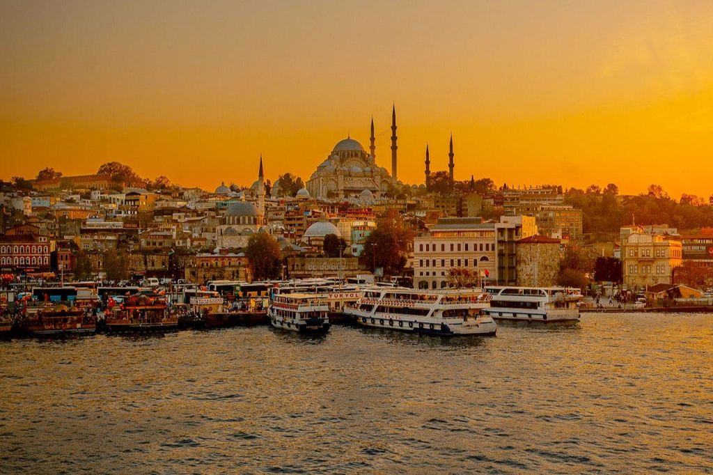 출발지인 에미노누의 부두