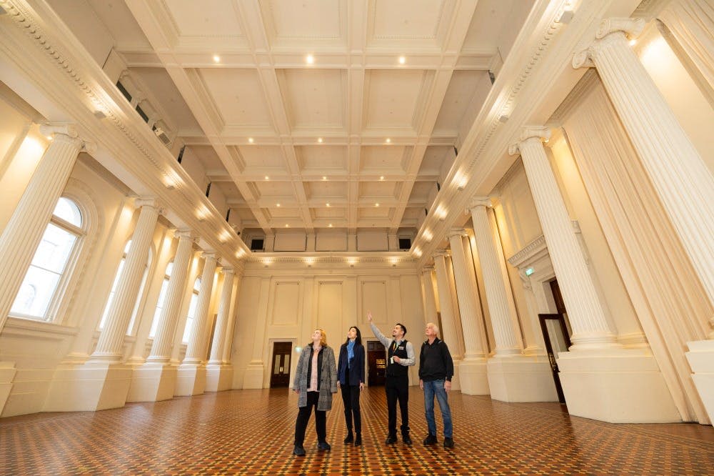 가이드와 함께하는 이민 박물관 하이라이트 투어