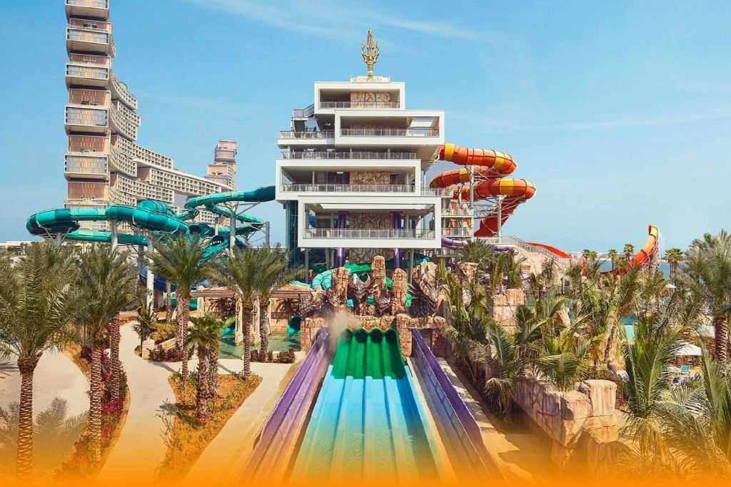 세계 최대 규모의 워터 슬라이드 튜브로, 뒤틀리고 빠른 속도로 달릴 수 있습니다.