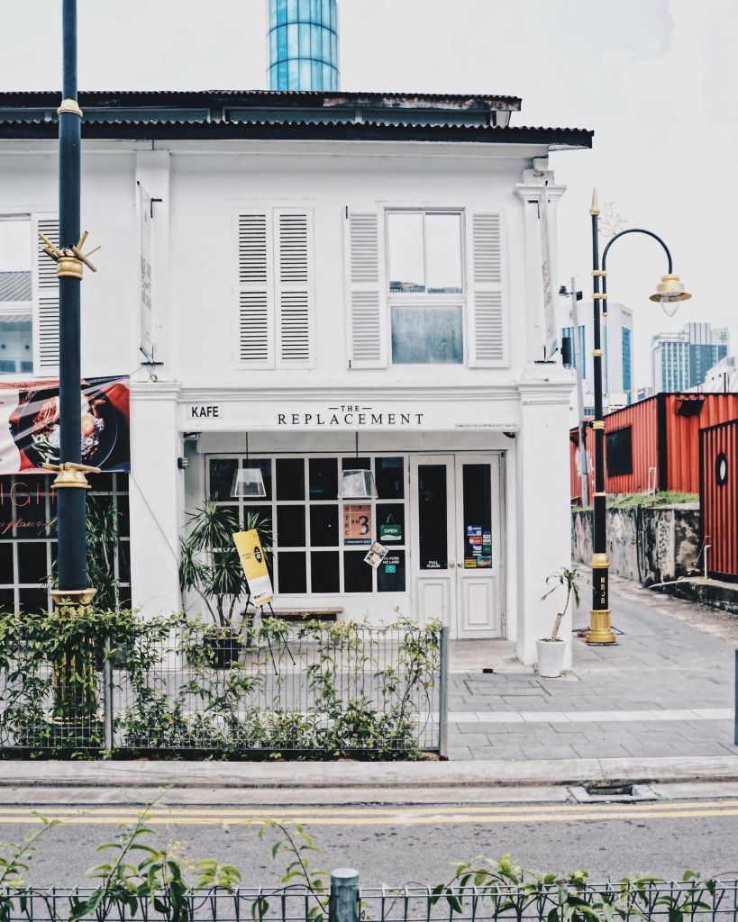 더 리플레이스먼트