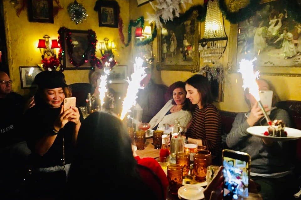 특별한 밤을 축하하세요