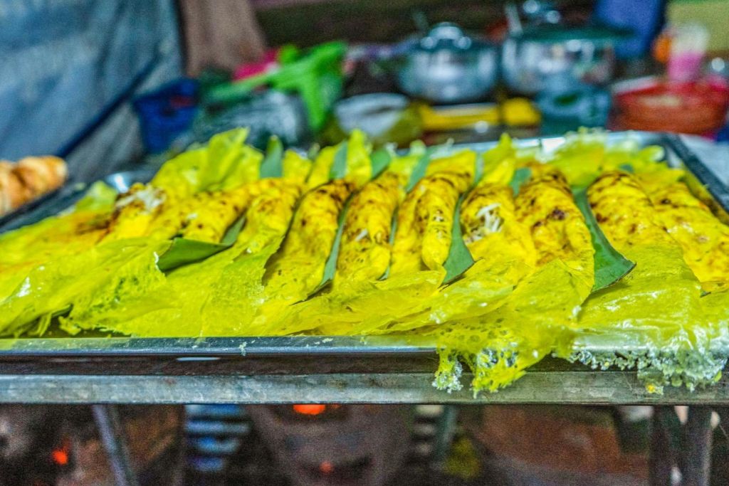 길가 식당에서부터 제대로 된 레스토랑에 이르기까지 모든 맛있는 음식을 맛볼 수 있으며 저녁 시간을 포함해 현지 음식까지 즐길 수 있습니다.