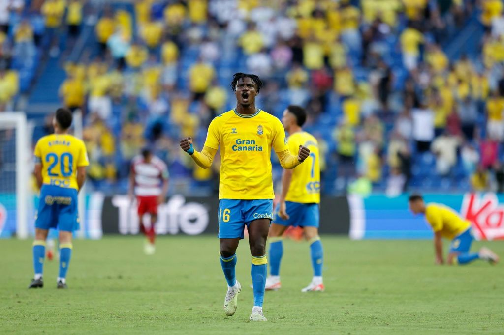 유가도르 데 우드 라스 팔마스 셀러브란도 운 골