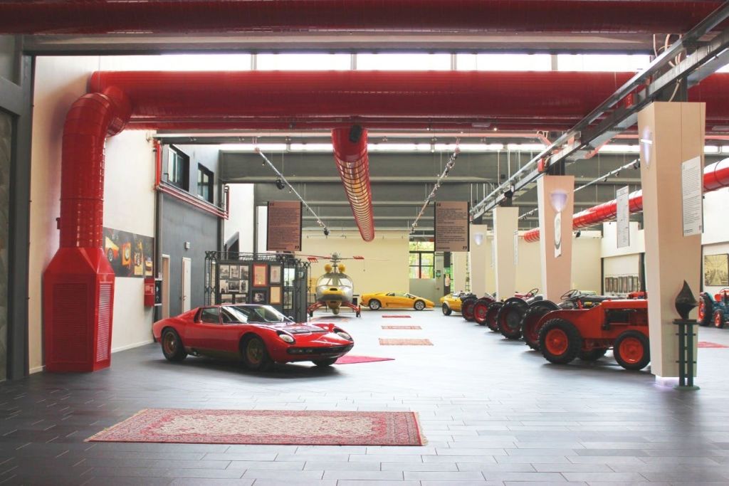 람보르기니의 오래된 자동차