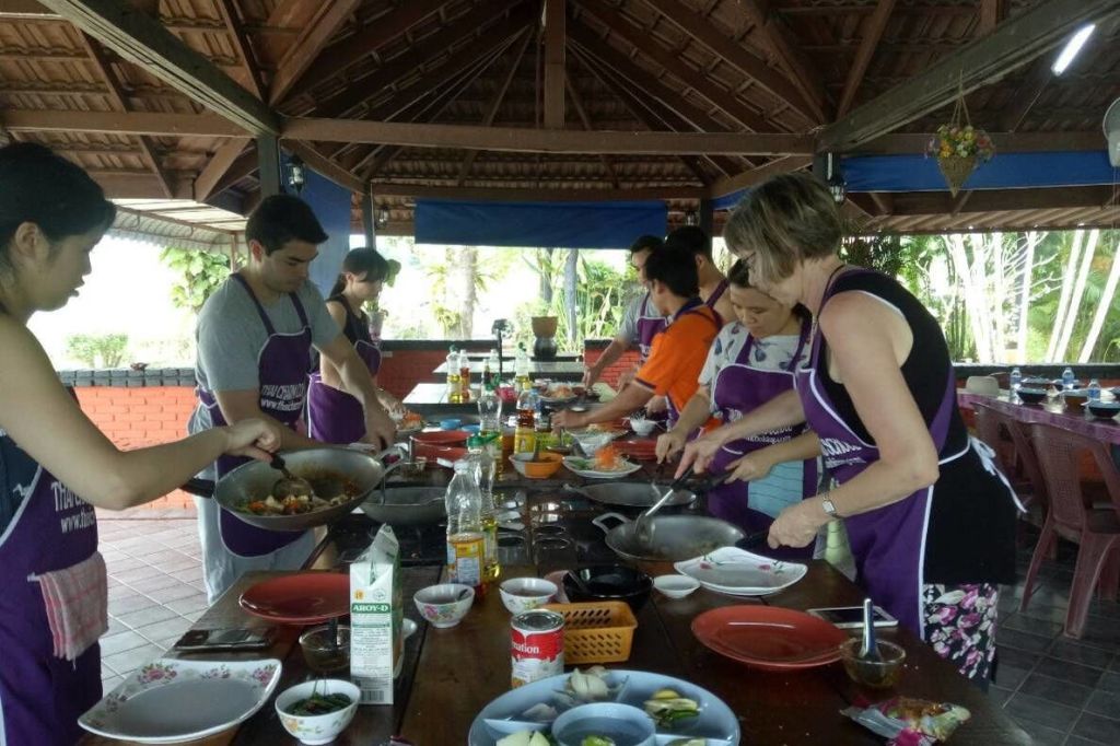 직접 배워보는 태국 요리의 정수를 느껴보세요.