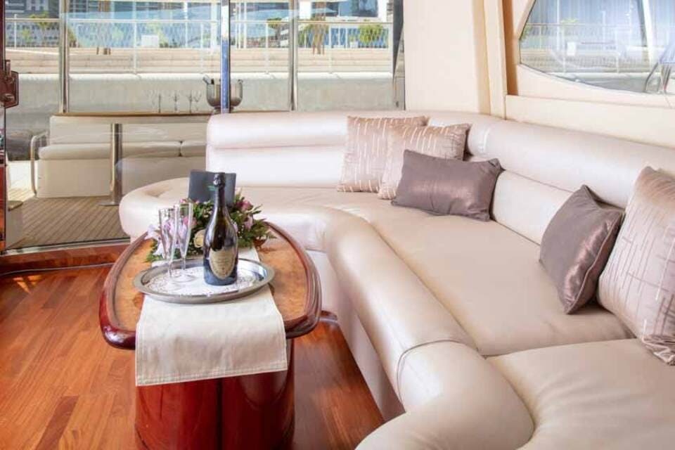 61피트 럭셔리 요트 전세 - 실버크리크