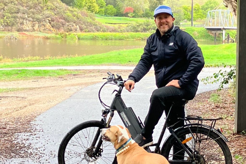 투어 가이드 조