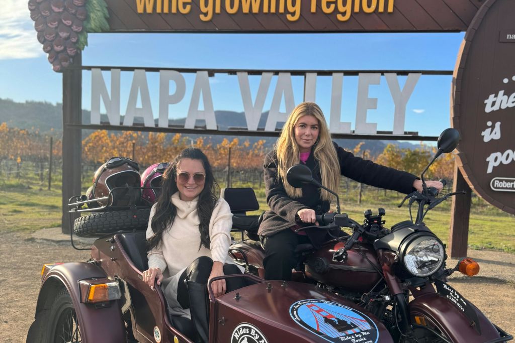 친구들이 즐거운 하루를 보낼 준비가 되었을 때.