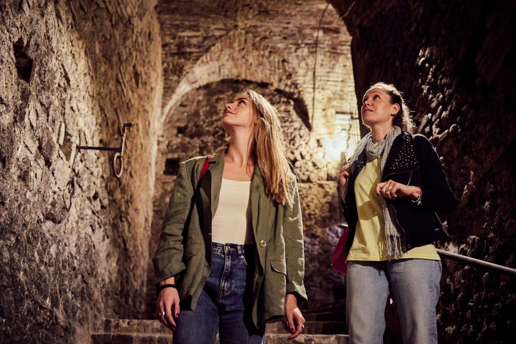 몬테풀치아노발디치아나 역사 지구 투어