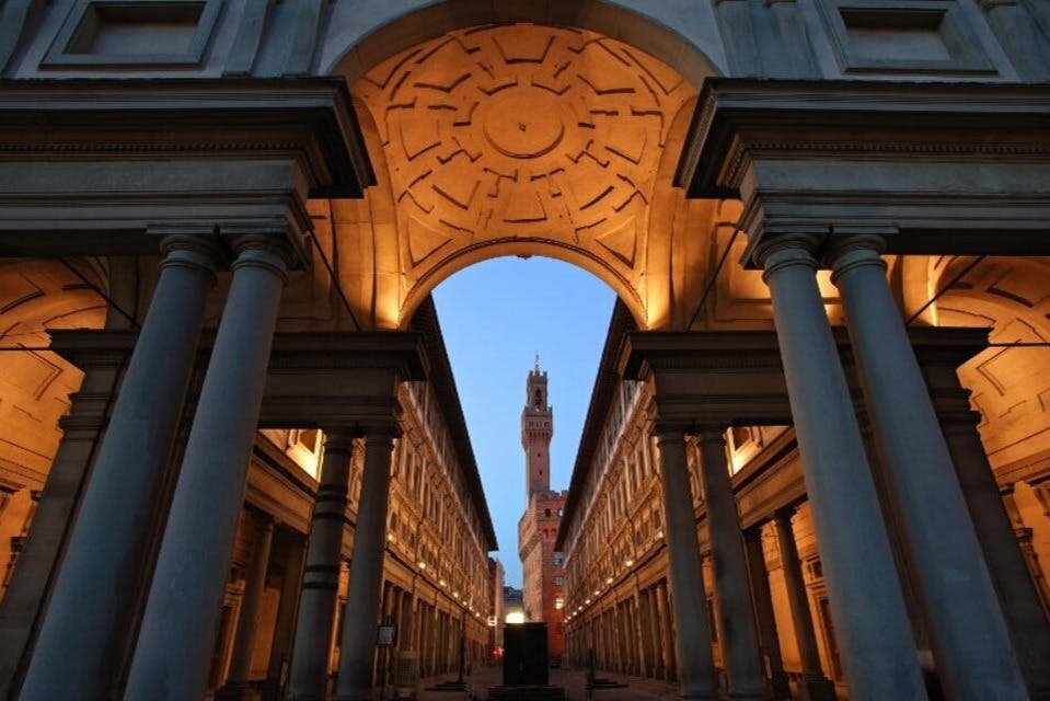 우피치섬 외관 야간 투어