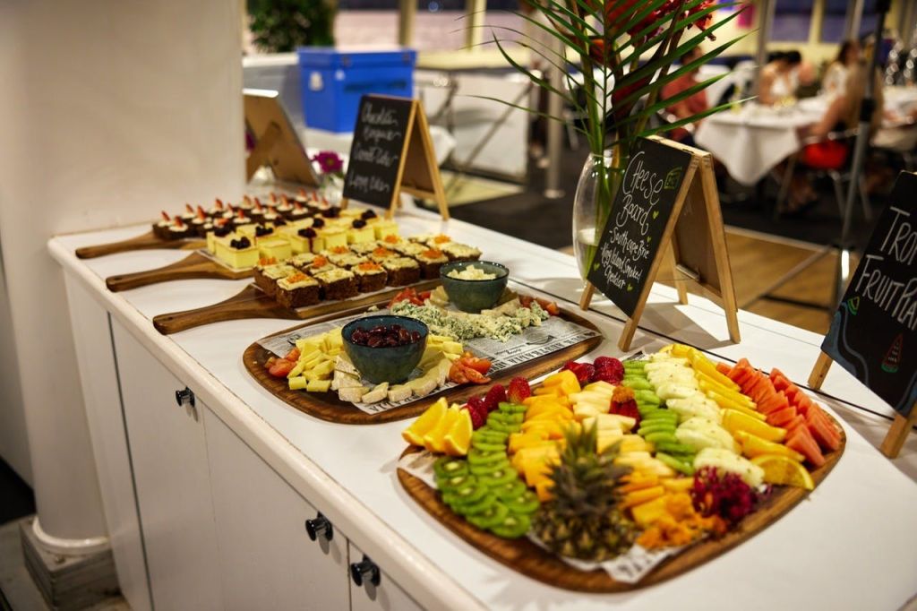 뷔페 저녁 식사