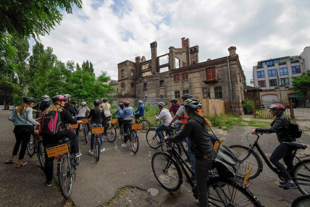 그룹으로 즐기는 뮤지크브라우에레이 자전거 투어