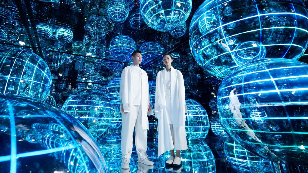 강에서 힘의 길을 건너세요.