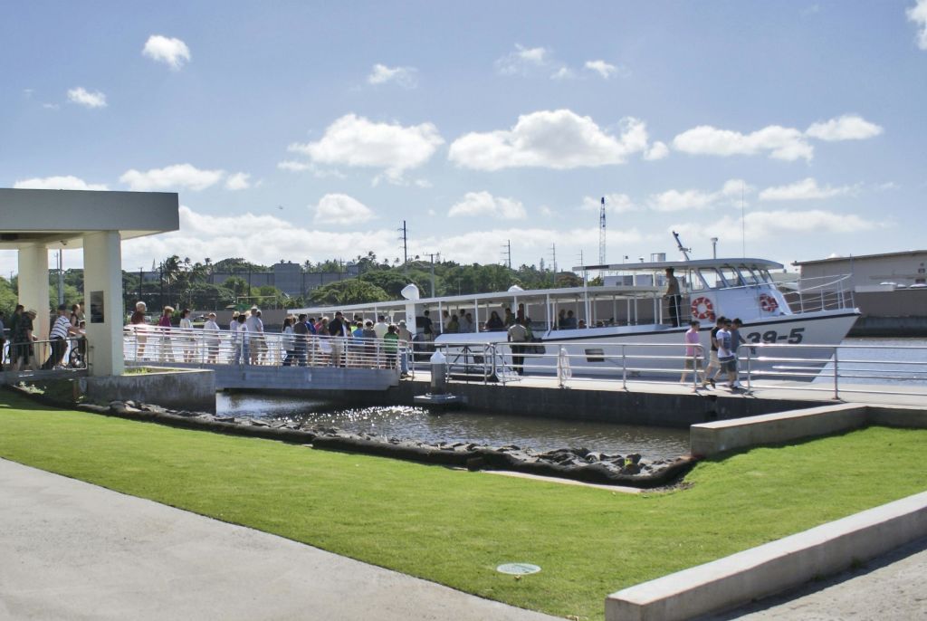 USS 애리조나 셔틀 보트.