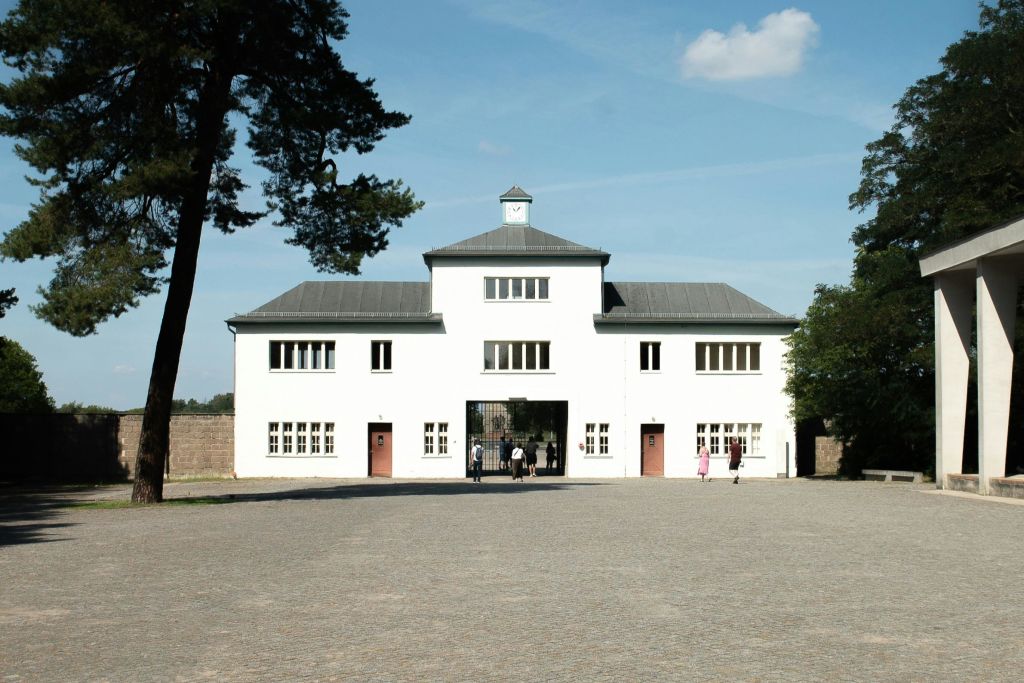 작센하우젠 강제 수용소 입구