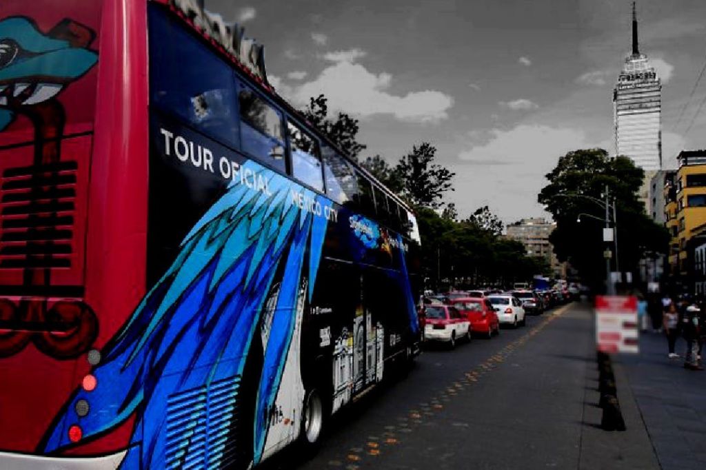 센트럴 알라메다의 수도 버스.