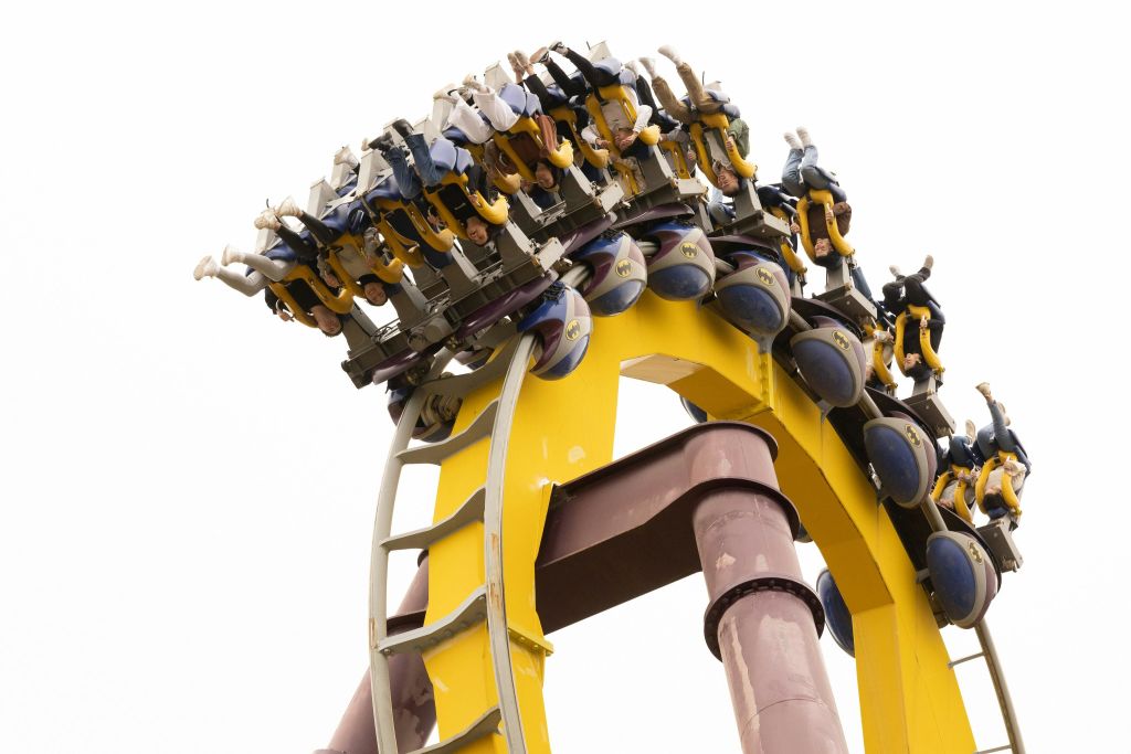 아캄의 그림자 롤러코스터