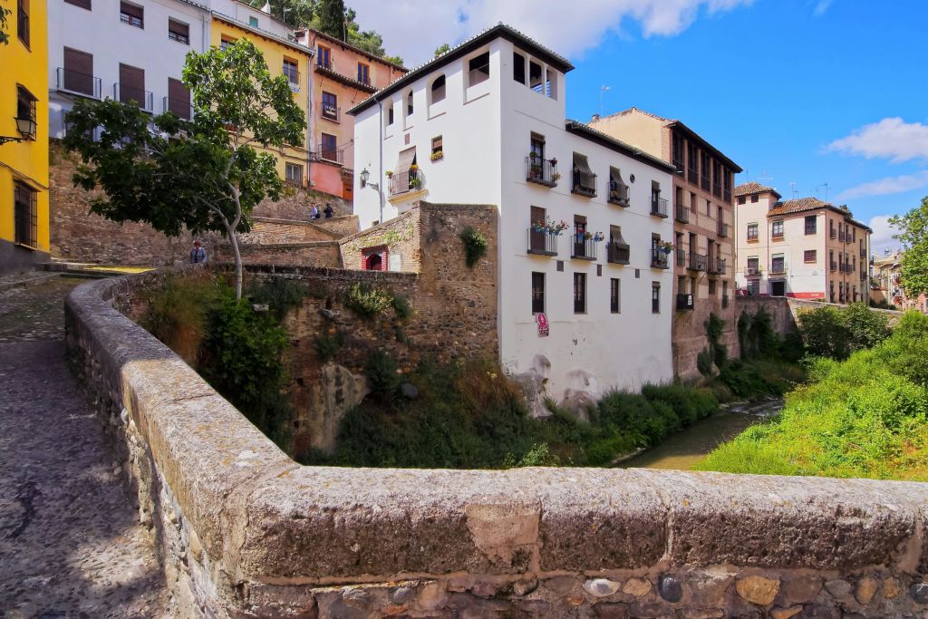 세계에서 가장 아름다운 거리 중 하나인 카레라델다로