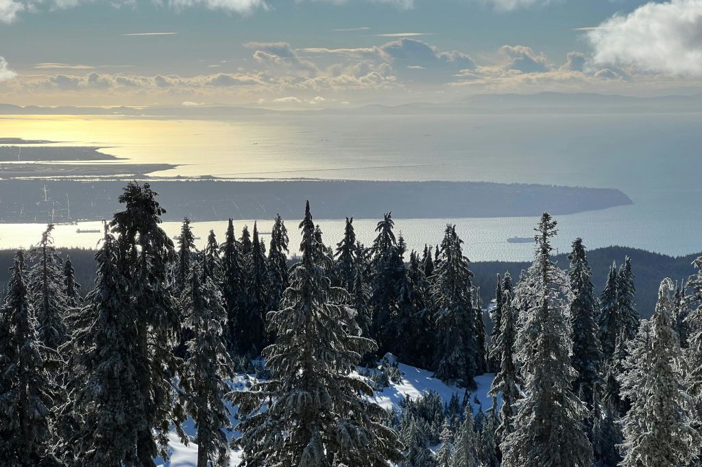 버라드 인렛과 밴쿠버 서부 끝의 전망