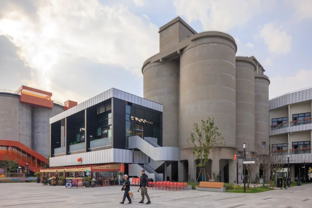 게이트 엠 웨스트 번드 드림 센터