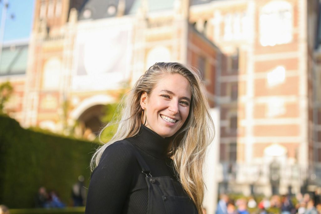 레이크스 미술관 앞