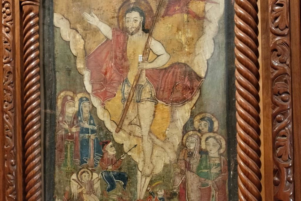 콥트 정교회 내부의 오래된 콥트 아이콘을 둘러보세요.