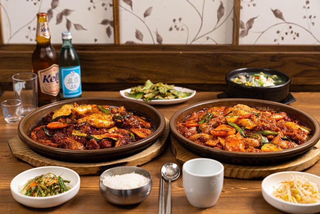 해송 돌판닭찜 진주 본점