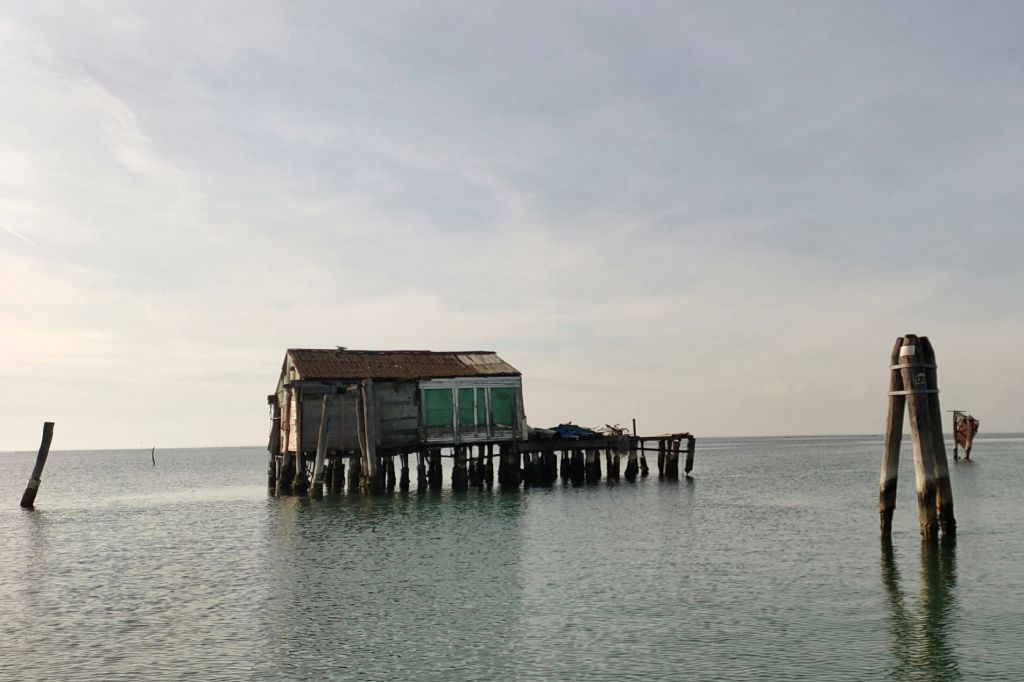 텍스트는 이미 영어로 되어 있습니다.