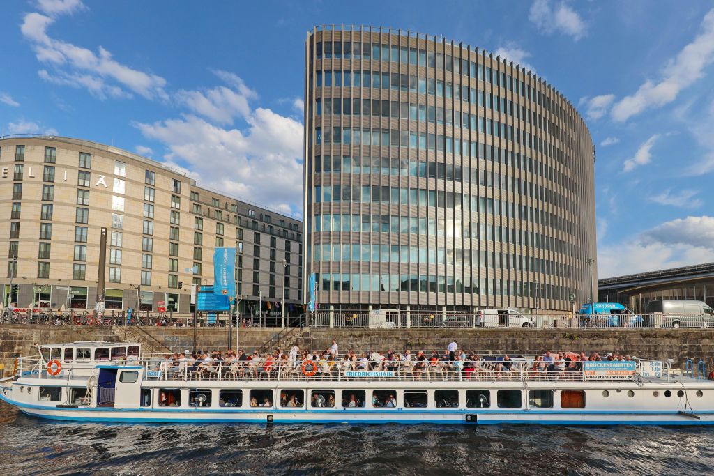 2.25 시간 시티 투어 - 센터를 거쳐 서쪽 항구까지