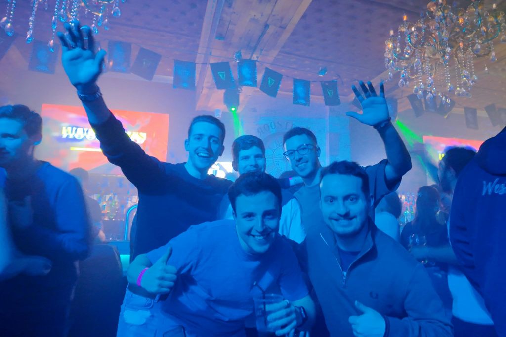 남아 단체 사진