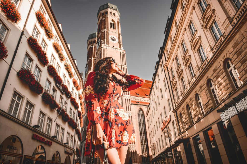 함께 포즈를 취하고 재미있게 노는 법을 알려드립니다.