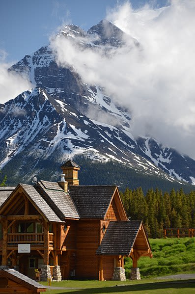 레이크 루이스 빌리지