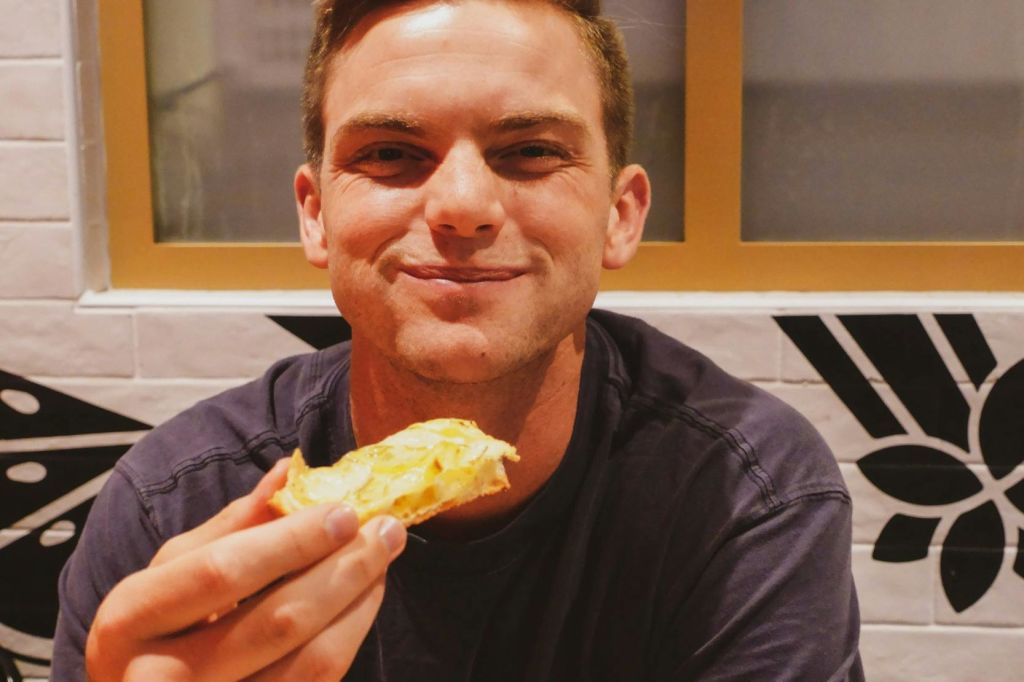 현지 피자 맛보기